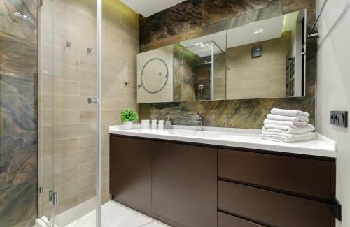 Solomjanskyj Apartment | Cozy Apartment Near Kvartet Station – Rated 9.6/10!