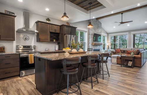 Egg Harbor Cabin | Pet-Friendly Stonehedge View with Top Ratings and Amenities