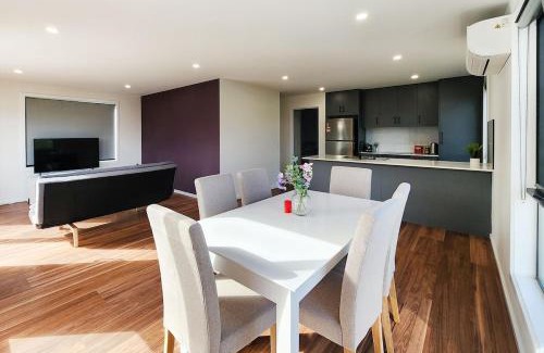 Howrah House | Modern New Home near Howrah Beach