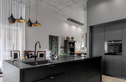 Hveragerdi Villa | Discover Nature: Modern Home with Pool & Family Amenities