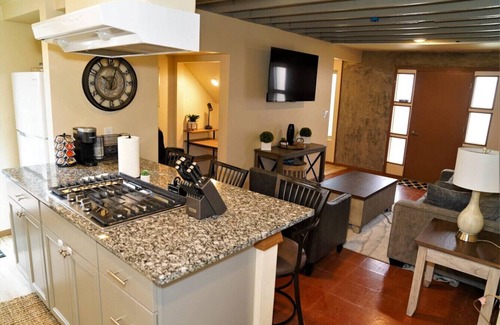 Las Cruces House | Modern New Mexico Loft in the heart of Las Cruces.