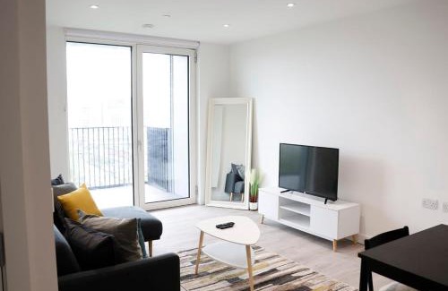 Fairfield Apartment | Modern Apartment: 4-Star Rated & Family-Friendly Stay