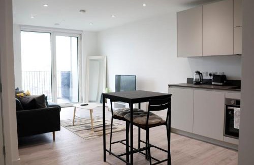 Fairfield Apartment | Modern Apartment: 4-Star Rated & Family-Friendly Stay