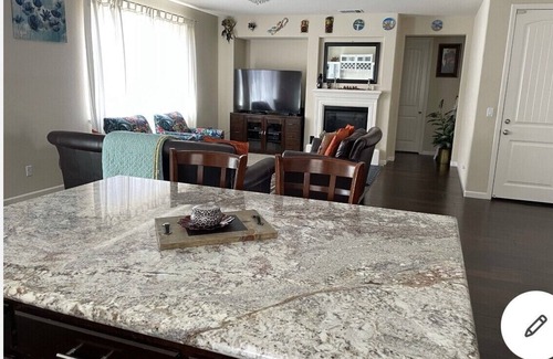 Fairfield House | Stylish Home Near Napa, Sacramento & San Francisco - 9.8 Rated
