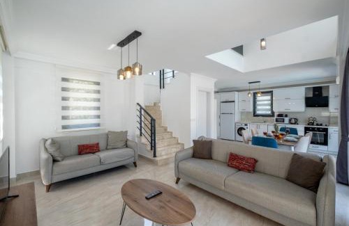 Oludeniz Villa | Modern 4-Bedroom Villa with Pool & Garden in Central Hisaronu