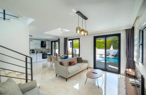Oludeniz Villa | Modern 4-Bedroom Villa with Pool & Garden in Central Hisaronu