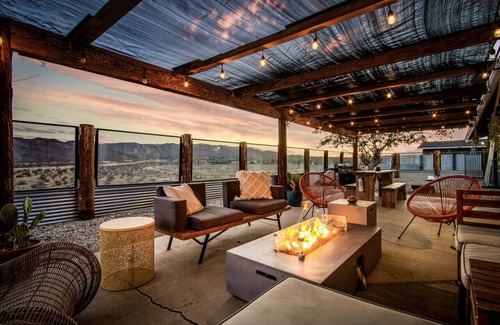Joshua Tree House | Experience Sapphire Haven: Pool, Spa & Just 10 Min to Park