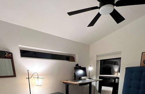 St. Johns House | Modern Oasis in Central Austin | 8 min from DT