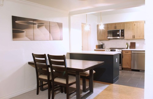 Palo Verde House | Pet-Friendly Retreat with Modern Kitchen & 10/10 Guest Rating