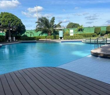 Moonwalk Apartment | Relax in a Modern Oasis with Pool and Netflix Access