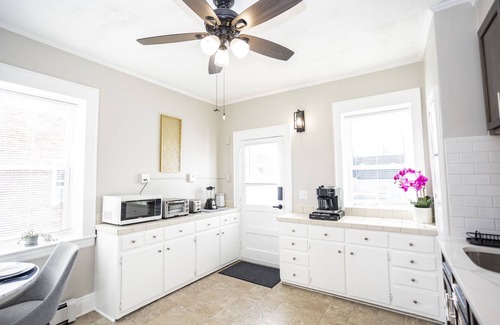 Bloomfield Apartment | Contemporary Retreat with Family-Friendly Amenities