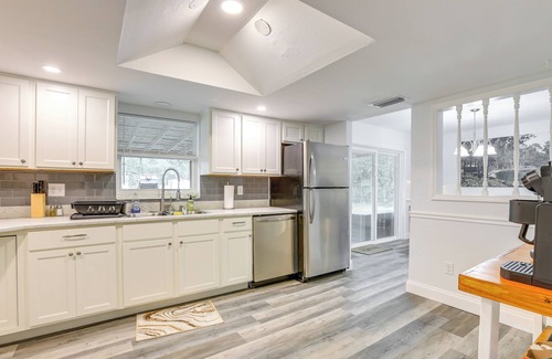 Ocala House | Modern Ocala Oasis: Family-Friendly with Spa & Fire Pit