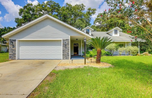 Ocala House | Modern Ocala Oasis: Family-Friendly with Spa & Fire Pit