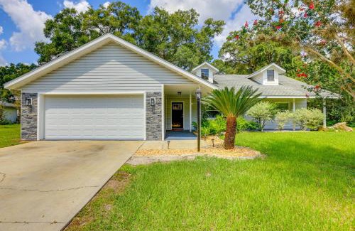 Ocala House | Stylish Ocala Oasis: Family-Friendly with Fire Pit & Grill