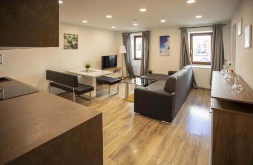 Hall In Tirol Apartment | Stylish Old Town Apartment with Family-Friendly Amenities