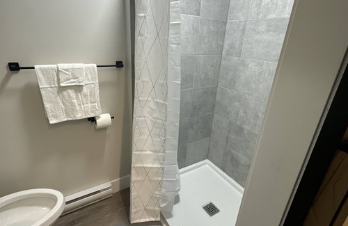 North End Apartment | Modern One Bedroom Suite with Kitchen & Pet-Friendly Perks