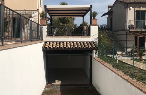 Numana Apartment | Modern Open Space Tavern with Ocean View & Shared Garden