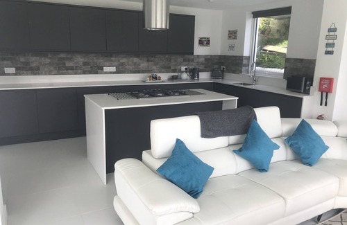 Millendreath Apartment | Scenic Seaview Apartment with Family & Pet-Friendly Amenities
