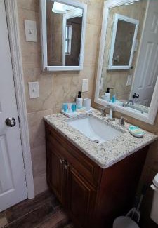 Buena Vista House | Modern Peaceful Getaway 9 Min to Beach Fast Wi-Fi