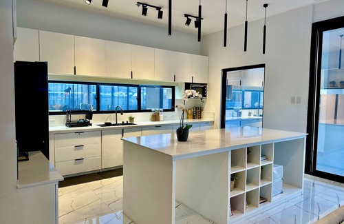 Project 4 House | Modern Penthouse for Private Parties and Family Gatherings