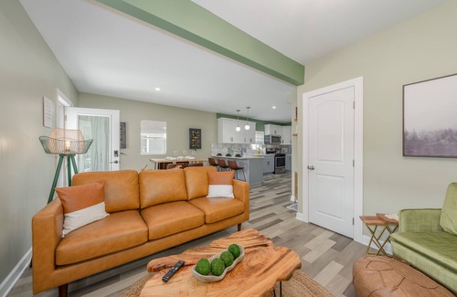 Ottawa House | Pet-Friendly Retreat with Pool Near Starved Rock - 10/10 Rating
