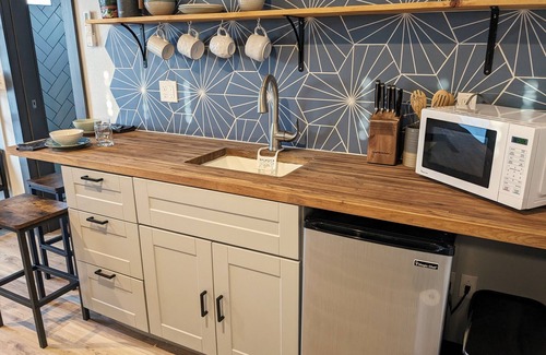 Medford Cottage | Modern Pet-Friendly Retreat with Free EV Charger