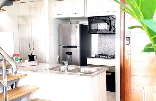 El Soco Condo | Modern PH with Jacuzzi, Ocean Views & BBQ - Walk to Beach!