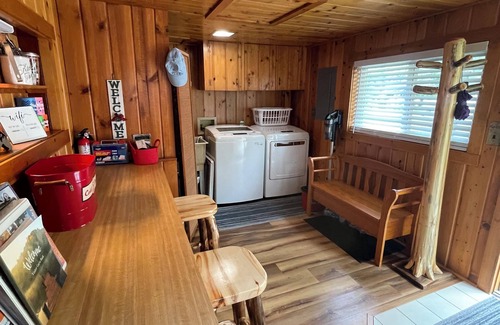 Houghton Lake Cottage | Experience Modern Pine Home Houghton Lakefront Retreat