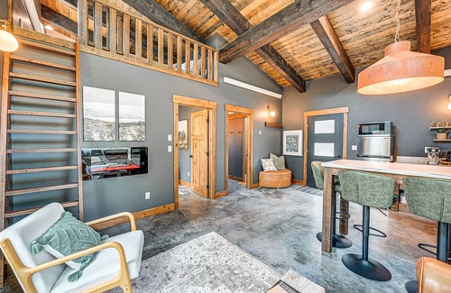 Polson Cabin | Modern Polson Cabin with Deck and Hot Tub by Flathead Lake