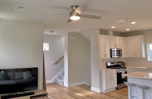 Parker Lane House | Modern | Pool | Minutes from Downtown, SOCO, Parks & Airport