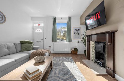 Prestwich House | Modern Prestwich Home Near Heaton Park & City Links
