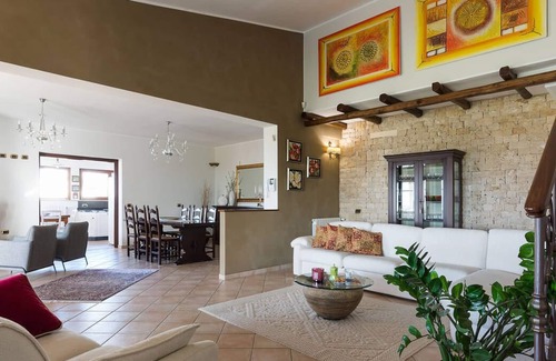 Paceco Villa | Modern private villa near restaurant