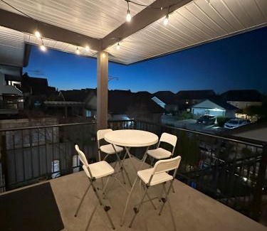 South Newton House | Affordable Modern Queen Suite in a Family-Friendly Home