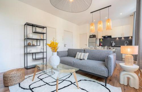 Marcq-en-Baroeul Apartment | Quiet 3-Bedroom Apartment with Parking - Rated 8.6/10