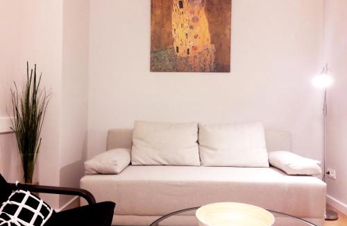 Wilanow Apartment | Relaxing Retreat in Royal Wilanów with Netflix Access