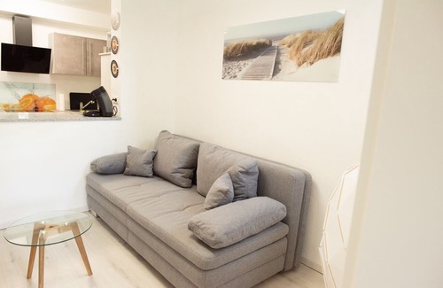 Straßenhaus Apartment | Peaceful Modern Apartment: Pet Friendly & Family-Oriented