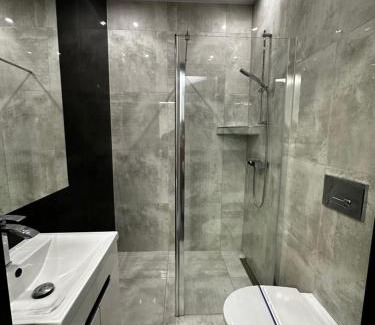 gmina Kruszyna House | Pet-Friendly Modern Rancho by the River with Hot Tub