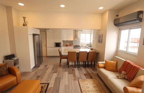 Recoleta Condo | Elevated Recoleta Penthouse with Rooftop Pool & Balcony