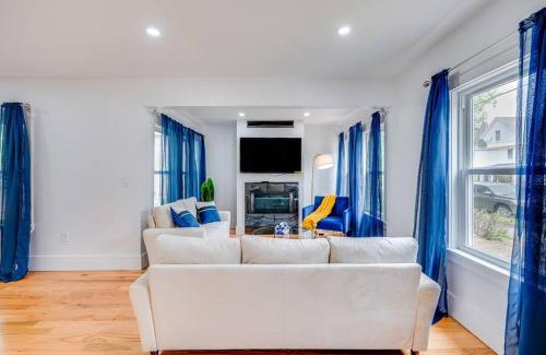 Milton Apartment | Modern Red Door Haven - Family-Friendly Near Boston