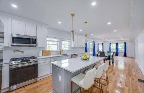 Milton Apartment | Modern Red Door Haven - Family-Friendly Near Boston