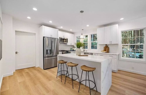 Half Moon Bay House | Tranquil Redwood Retreat with Ocean Views Near Silicon Valley