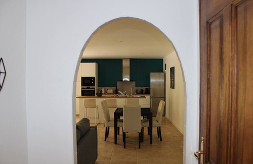 Mollans-sur-Ouveze Cottage | Refurbished Gîte with Air Conditioning, Garden & Jacuzzi