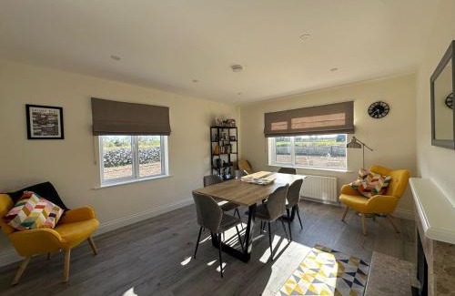 Corrandulla House | Modern Refurbished Claregalway Cottage - Sleeps 8