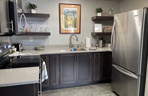 Clancy Cottage | Modern Escape at The Clancy Cottage - Rated 10/10 with Spa & Pool