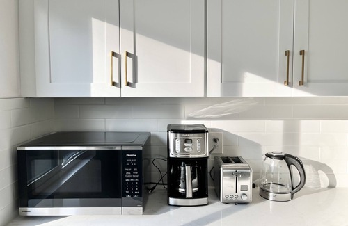 Arcadia House | Modern 3B3B Townhouse with Private Baths & Pet-Friendly Perks