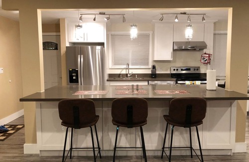 Bothell House | Bright and Modern 3bd/2ba Duplex in Bothell, Steps to UW