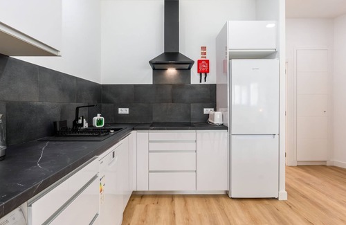 Se Apartment | Modern Retreat 1: Family-Friendly Getaway in Faro
