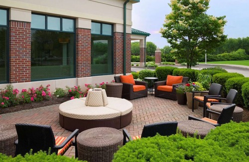 Silver Lane House | Modern Retreat in Glastonbury: Pet-Friendly & On-Site Dining