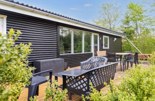 Nibe House | Cozy 6-Person Holiday Home in Nibe - Pet & Child Friendly
