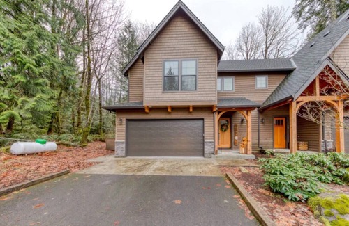 Welches House | Ideal Dog-Friendly Getaway at Modern Retreat in Mt Hood